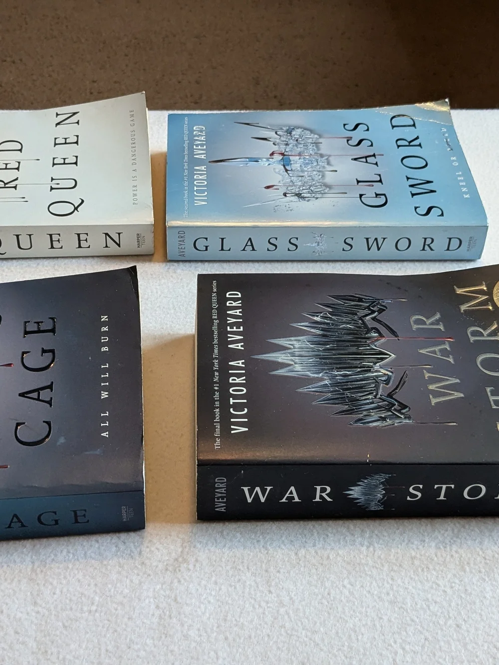 Red Queen Books 1-4 Victoria Aveyard Glass Sword King's Cage War Storm